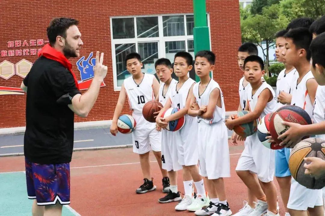 如何设计一份适合初学者的篮球爆发力训练方案?_2